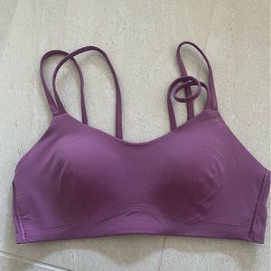 Like a cloud bra. Moulded foam cups are lightweight and malleable